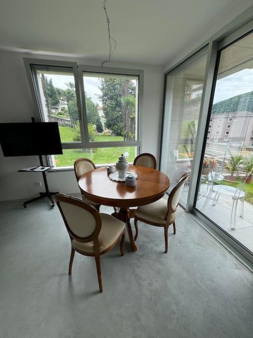 Apartment Neue Gartenwohnung Mit Sicht Auf Den Luganersee Ponte Tresa