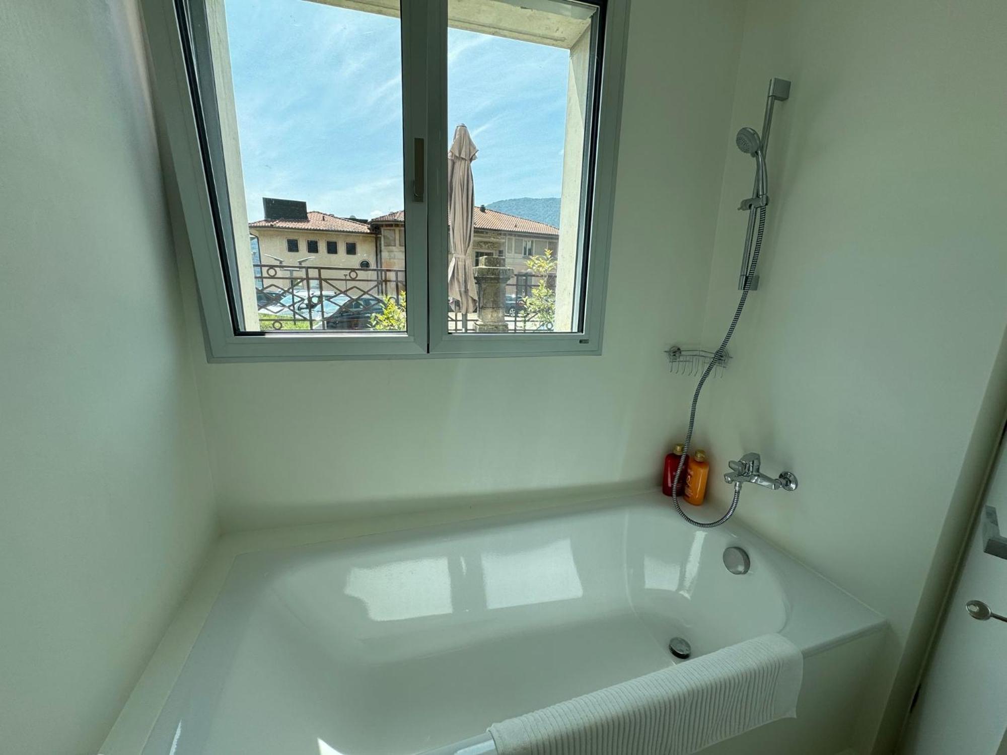 Neue Gartenwohnung Mit Sicht Auf Den Luganersee Apartment Ponte Tresa