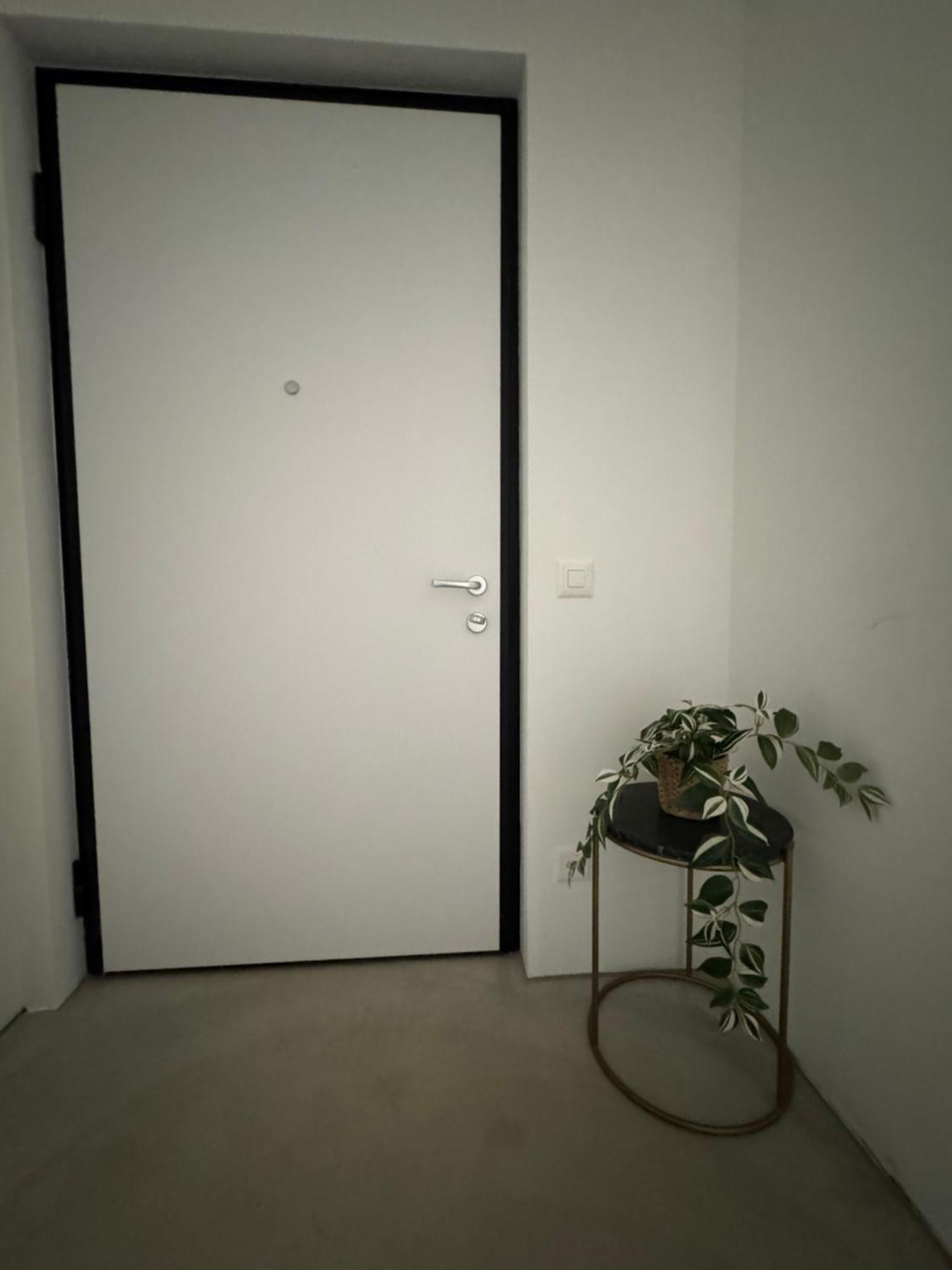 Neue Gartenwohnung Mit Sicht Auf Den Luganersee Apartment Ponte Tresa
